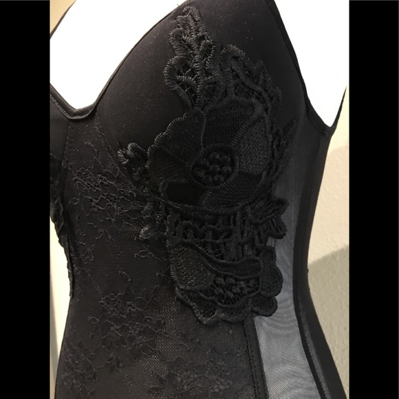 Bombshell Lace Black bodysuit Small Padded SEXY Brami Built in Bra Fashion Nova - Picture 2 of 10
